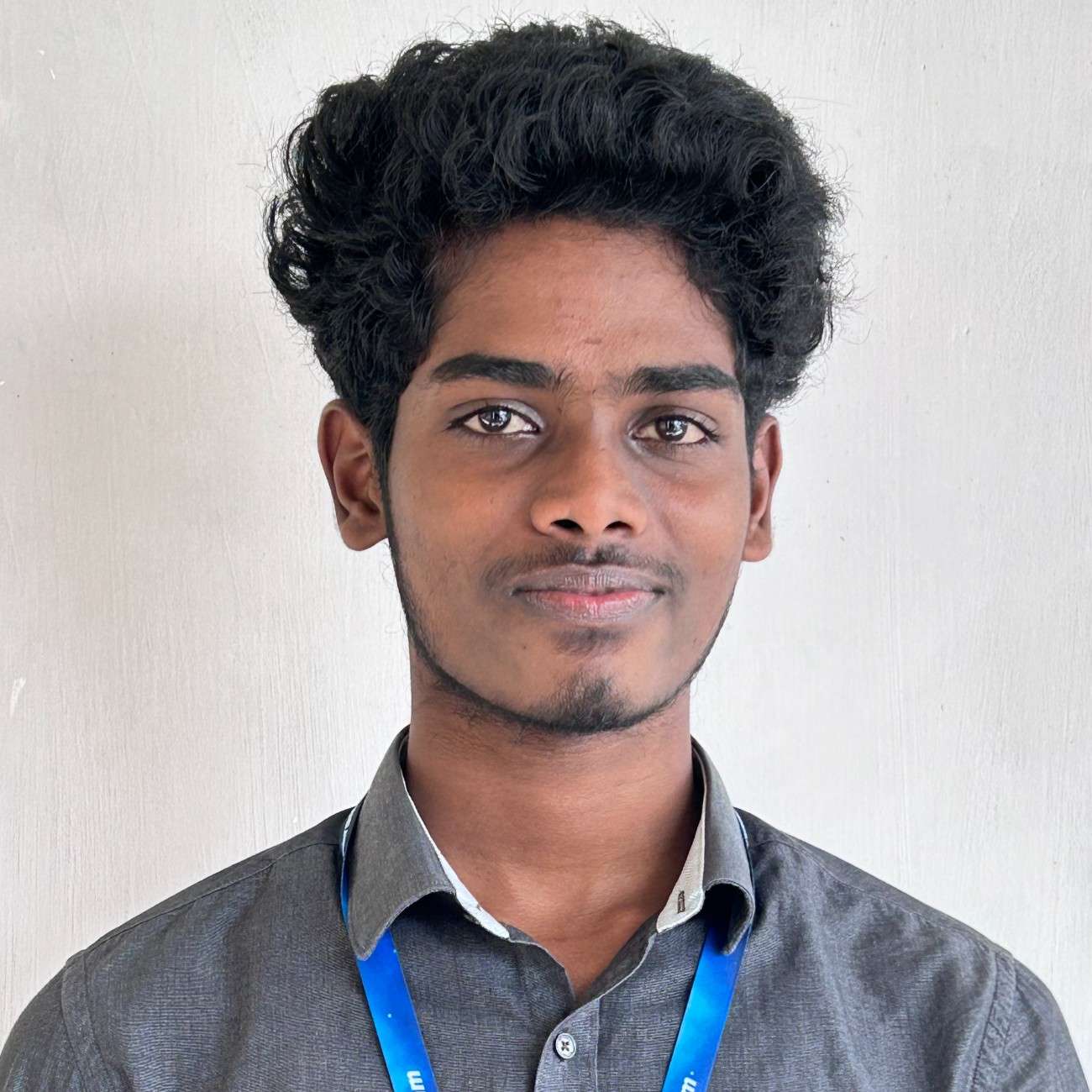 karthiImg